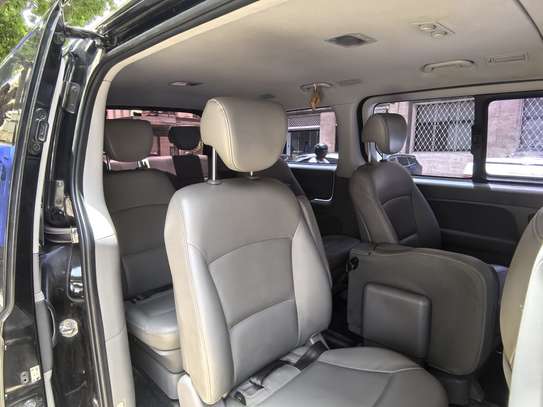 Bus Hyundai Starex 12 places  avec chauffeur image 5