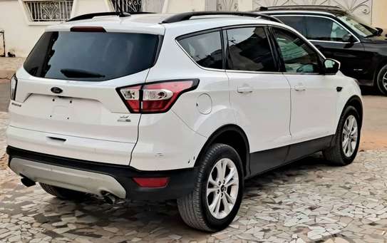Ford Escape image 9