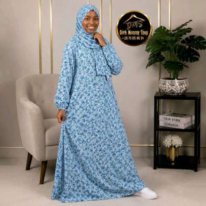 Robe avec voile intégré image 7