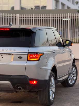 Range Rover Sport HSE Td6 année 2017 image 13