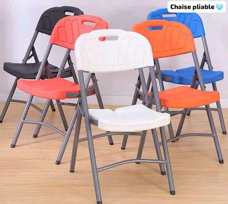 Chaises en plastique lourd solide image 2