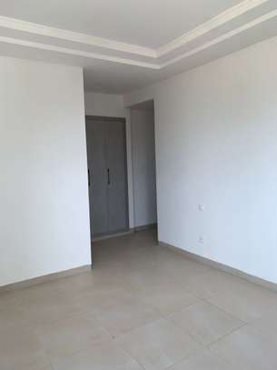 Appartement F4 piscine sport accueil parking privé Mermoz image 2