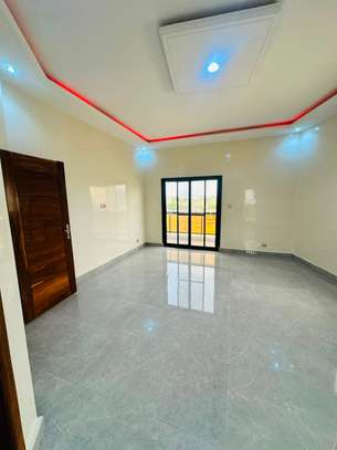APPARTEMENT F4-YOFF HANGAR image 12