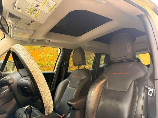 Jeep Renegade Trailhawk 2017 SUV compact blanc robuste image 6