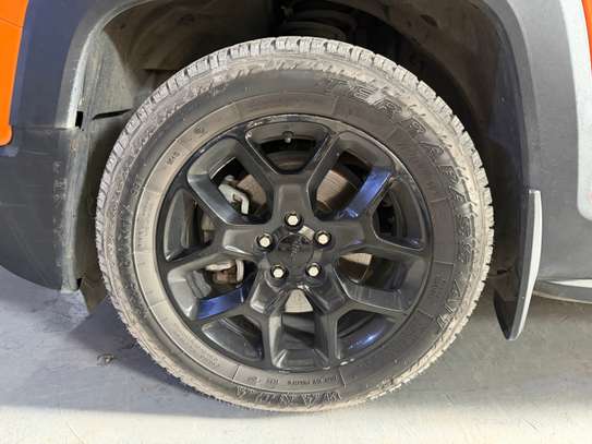 Jeep Renegade SUV compact orange vif robuste image 9
