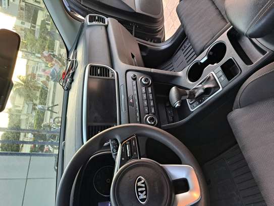 Kia Sportage SUV gris image 9