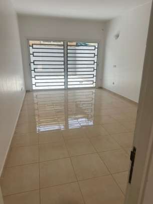 Villa R+1 à Louer image 5
