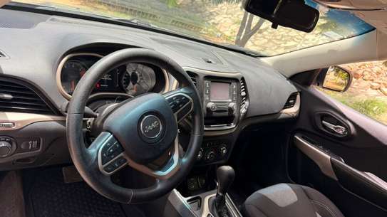 Location Jeep Cherokee image 6