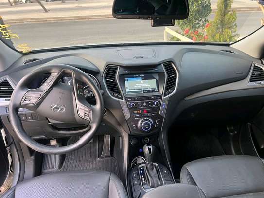 Hyundai Santafe maxcruz 7 places image 4