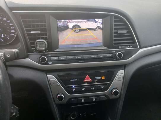Hyundai Elantra 2017 image 10