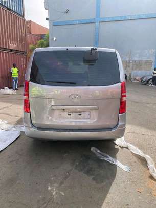 Hyundai STAREX van utilitaire gris 12 places image 5