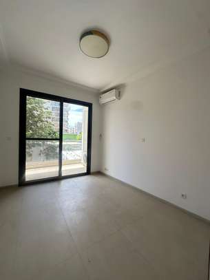 À LOUER - Magnifique Appartement F4 de Standing au Point E image 13