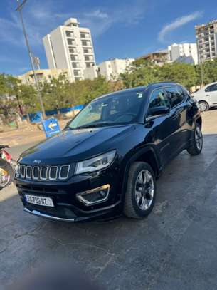 Jeep Compass SUV noir essence automatique image 7