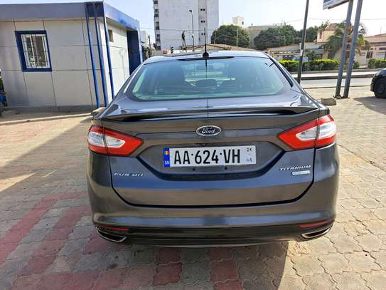 Ford Fusion Gris métallisé Berline image 14