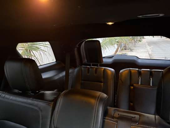 Location Ford Explorer Limited image 5