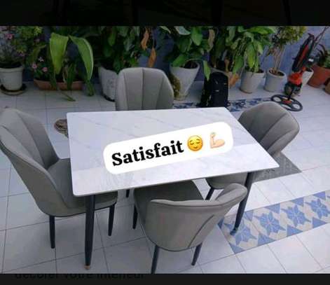 Ensemble table à manger avec 4 chiasse image 2