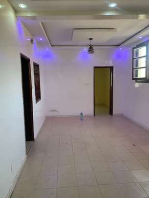 Appartement deux chambres salon à louer image 2