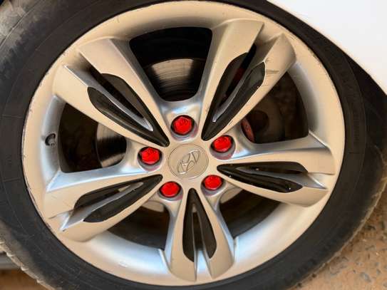 Hyundai Elantra image 6
