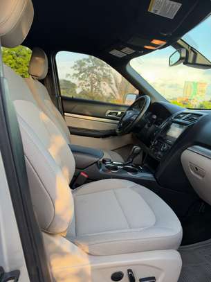 FORD EXPLORER 2018 image 10