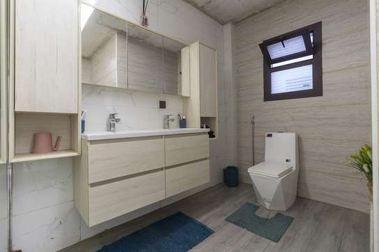 F5 de 210 m2 haut de gamme à vendre à Yoff image 11