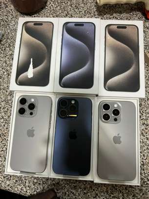 iPhone 15 pro Max 256 giga image 2