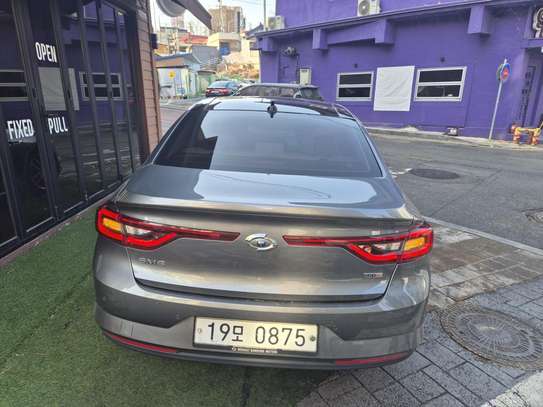 Voiture sm6 image 7