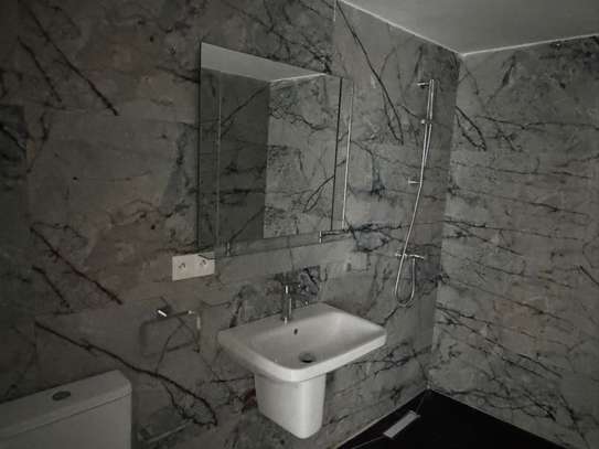 Duplex F 4 à vendre à Fann résidence de haut standing image 8