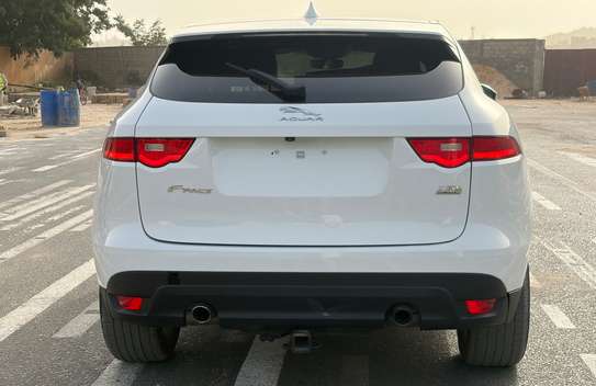 Jaguar F-pace image 8