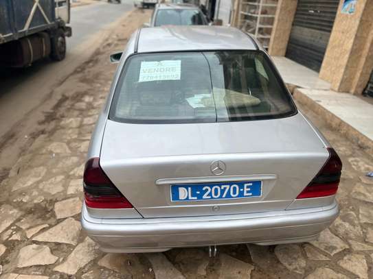 Mercedes Elegance 202 image 6