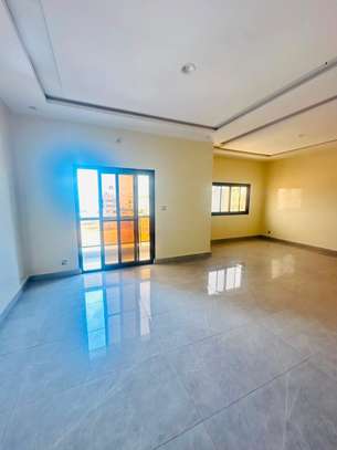 APPARTEMENT F4-YOFF HANGAR image 6