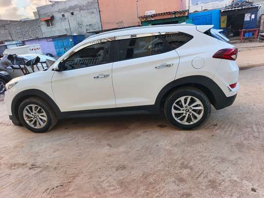 HYUNDAI TUCSON 2017 image 10