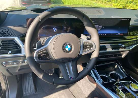 BMW X7 2024 M Sport image 8
