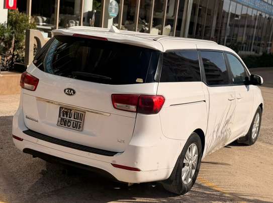 KIA SEDONA image 11