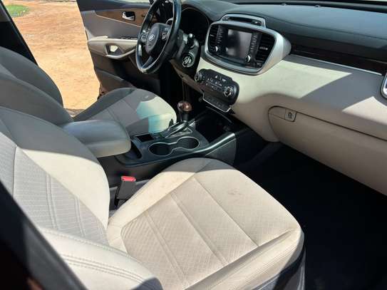 KIA SORENTO image 6