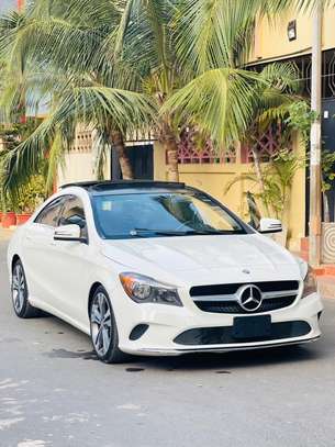 Mercdes CLA Luxe image 2