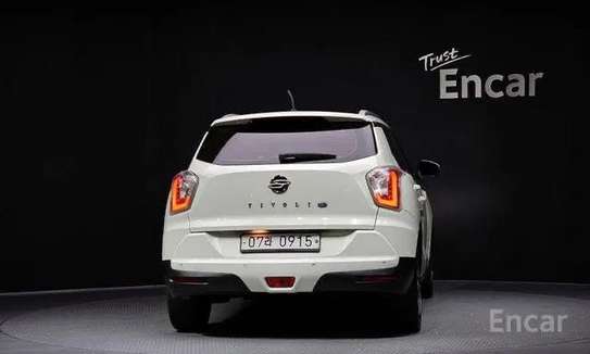 Ssangyong Tivoli 2015 image 3