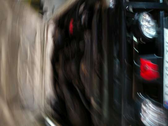Land cruiser 76 image 9