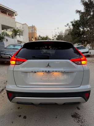 MITSHUBISHI ECLIPSE CROSS image 4