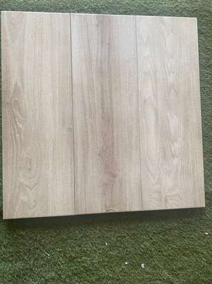 Carrelage imitation bois clair carré sol intérieur image 9