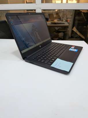 HP laptop 14 Amd Atlon Silver 4g de ram 128 image 3