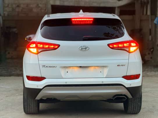 Hyundai Tucson image 11