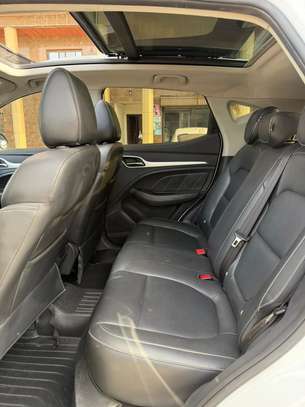 MG auto 2017 image 9