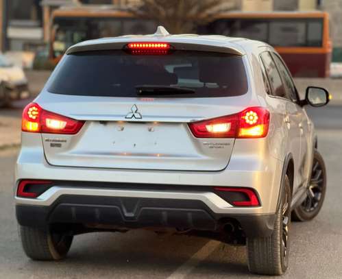 Mitsubishi  Outlander sport Année : 2018 image 3
