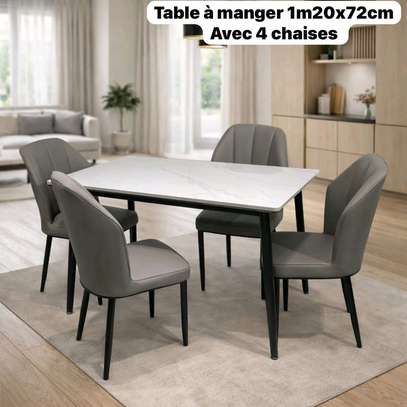 Table à manger 4 places image 2
