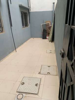 Appartement F4 non meublé proche Corniche  lycée J.Mermoz image 7