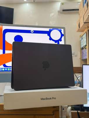 MacBook Pro 14" M4 Pro (24 Go RAM / 512 Go SSD) image 3