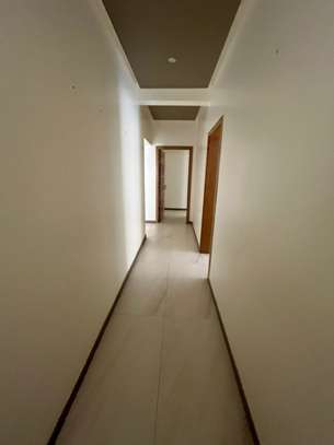 SUPERBE F4 À LOUER –CORNICHE MERMOZ image 11