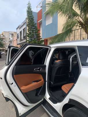 Kia Sportage SUV 2022 image 2