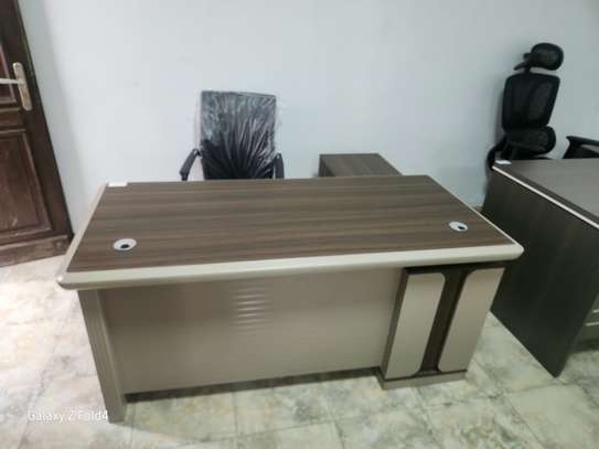 Table Bureau image 2