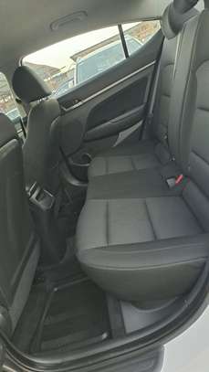 Hyundai Elantra 2018 image 2